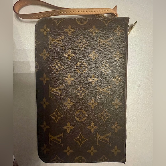 Authentic Louis Vuitton Monogram Pouchette - Picture 1 of 7